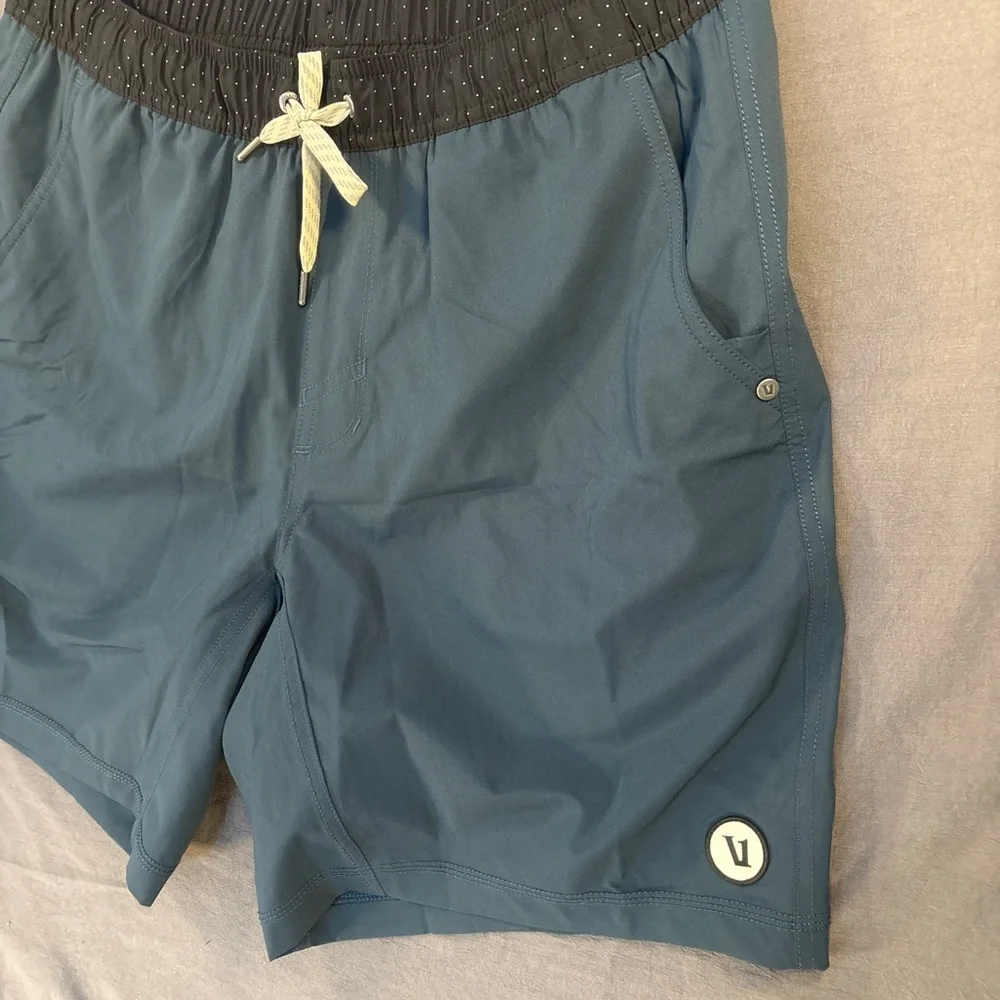 Vuori Kore Shorts Men’s Large Lined Green 7.5” Elastic Waist Pockets Stretch - Picture 3 of 9